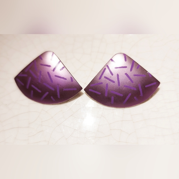 90s Trifari purple geometric iridescent surgical steel posts earrings - Picture 2 of 5
